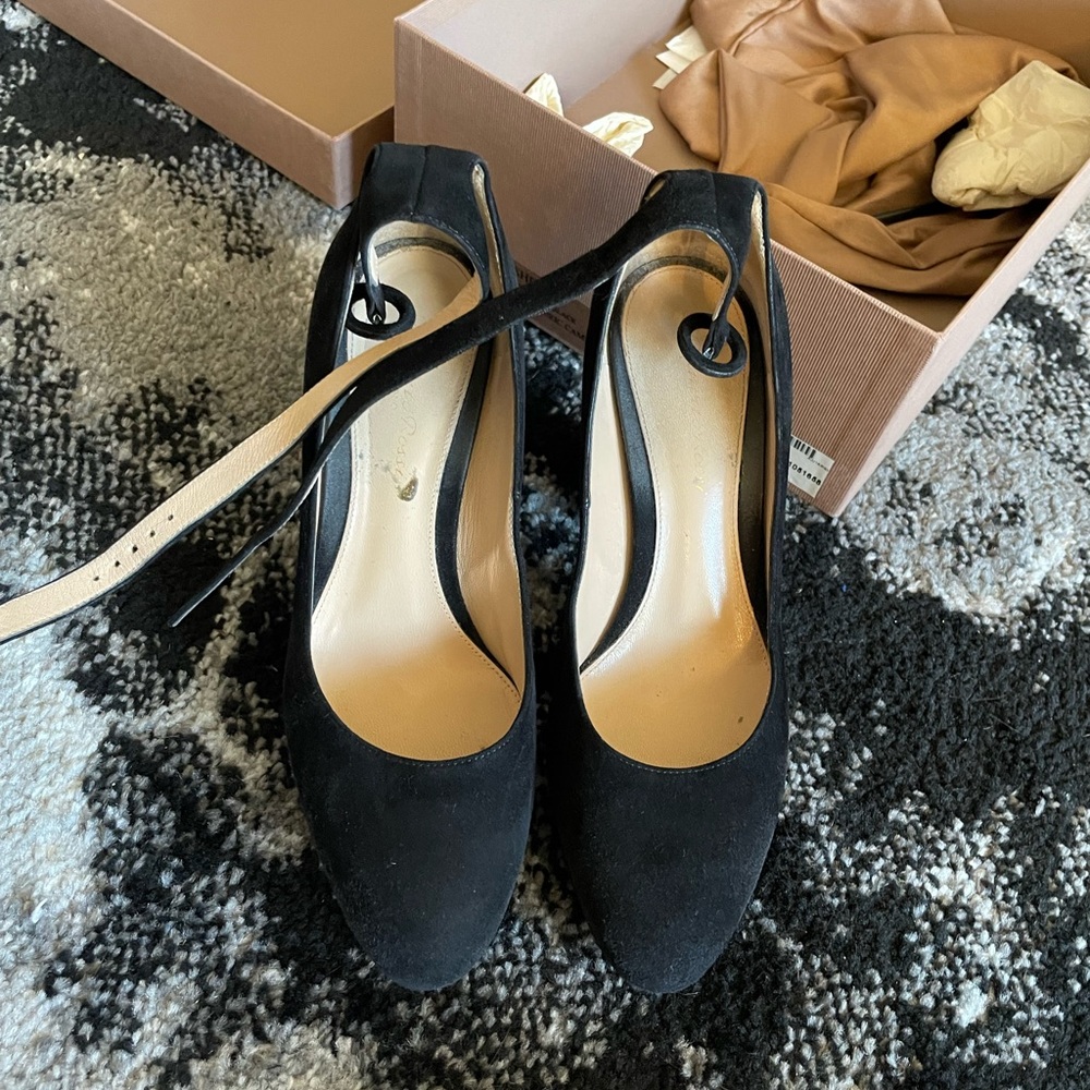 Gianvito Rossi Sherri Black Suede Platform Pumps Heels 38.5